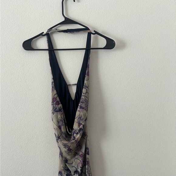 Silence + Noise Printed Plunging Mini Dress - Picture 7 of 9
